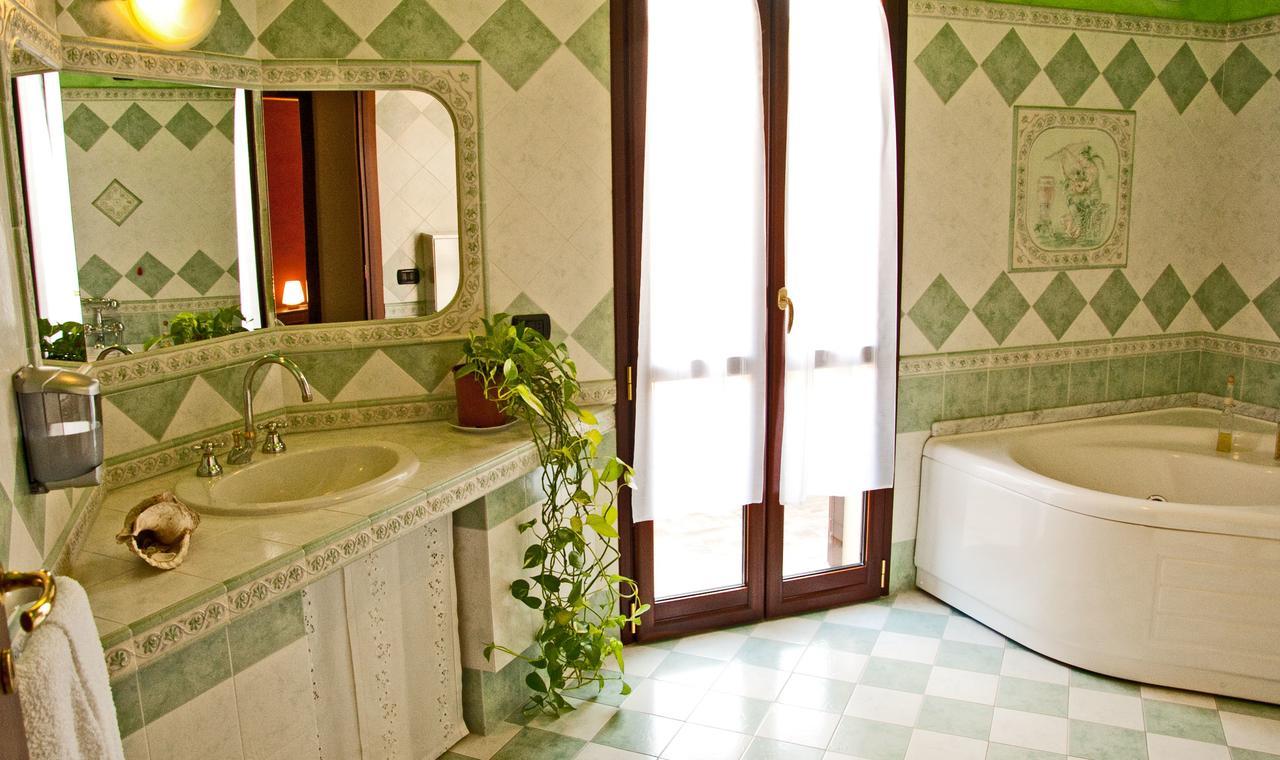 Casa Vacanze Sandalia Боза Екстериор снимка