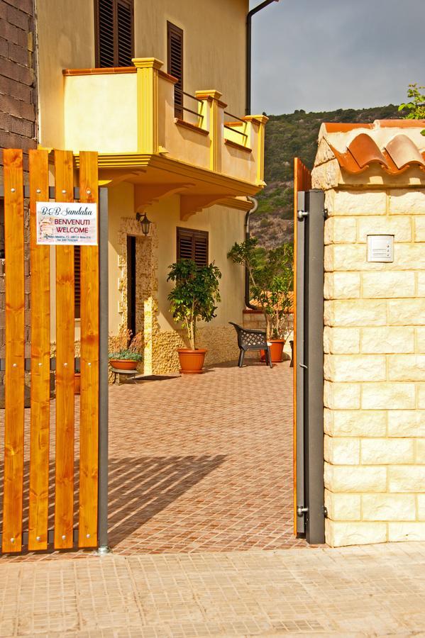 Casa Vacanze Sandalia Боза Екстериор снимка