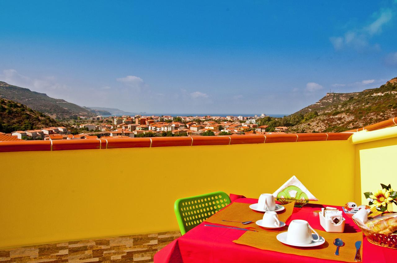 Casa Vacanze Sandalia Боза Екстериор снимка